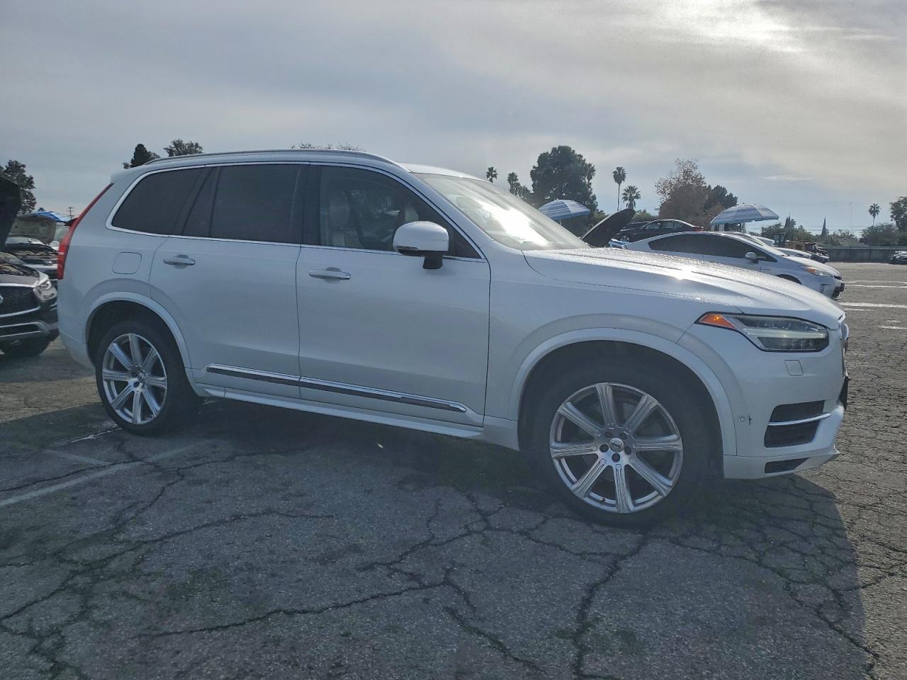 2016 VOLVO XC90 T8 photo 4