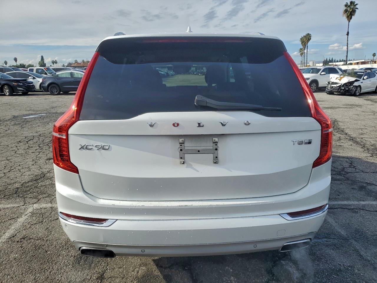 2016 VOLVO XC90 T8 photo 6