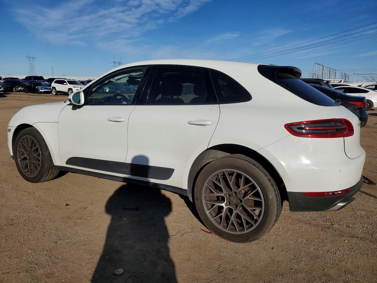 2017 PORSCHE MACAN photo 2