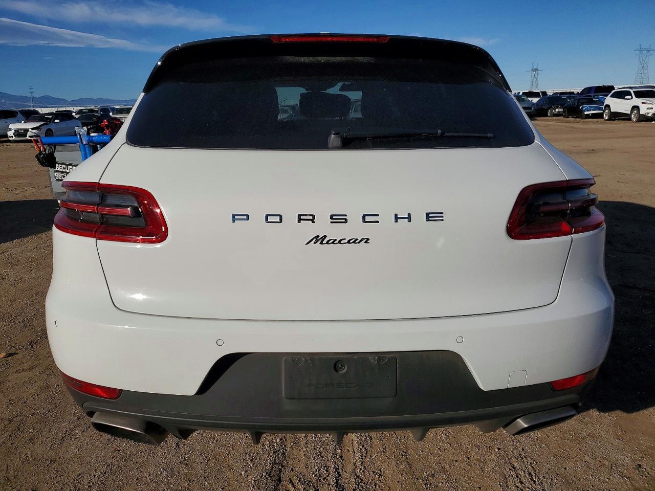 2017 PORSCHE MACAN photo 6