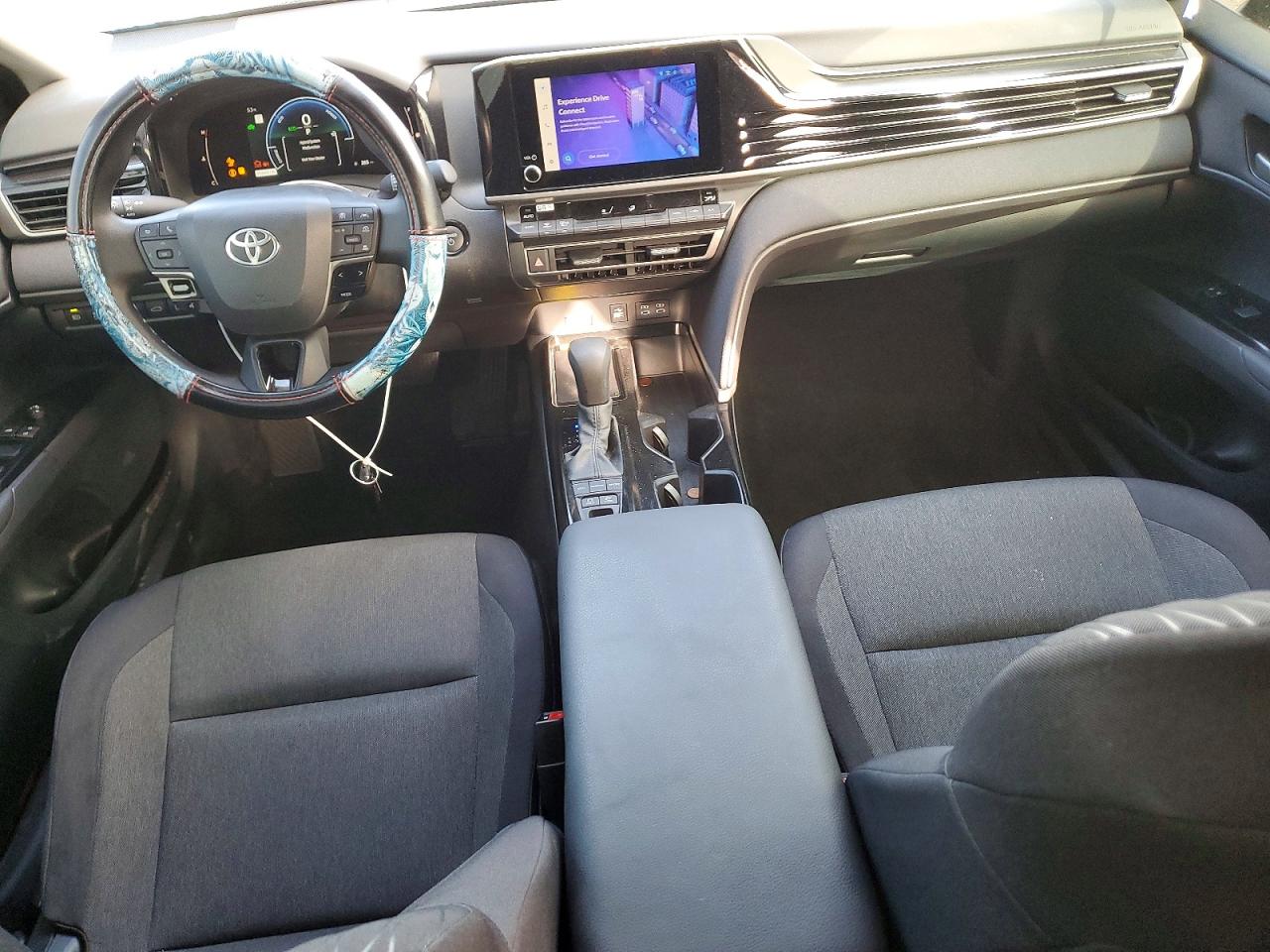 2025 TOYOTA CAMRY XSE photo 8
