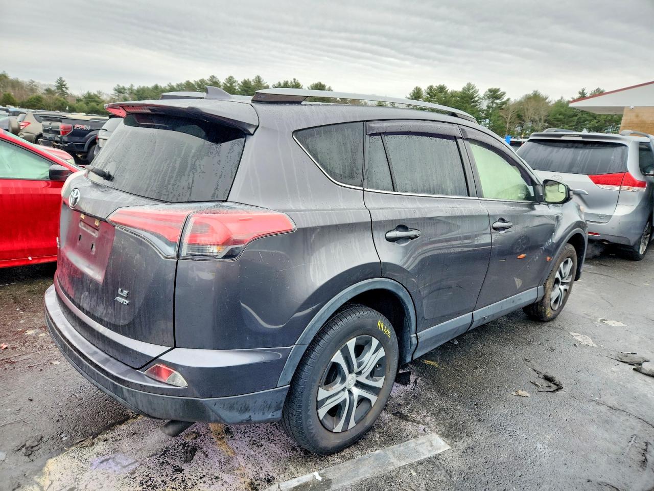 2017 TOYOTA RAV4 LE photo 7