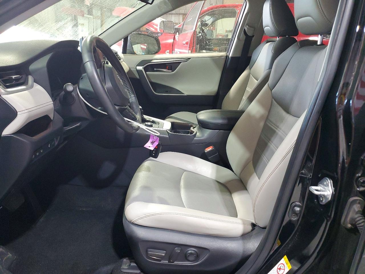 2019 TOYOTA RAV4 LIMITED photo 7