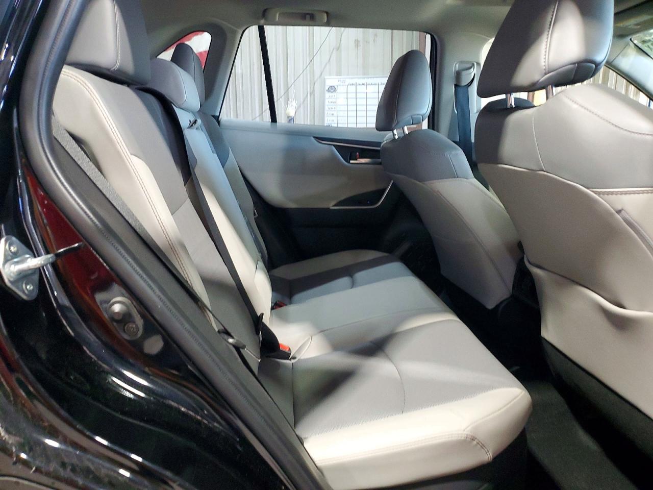 2019 TOYOTA RAV4 LIMITED photo 11