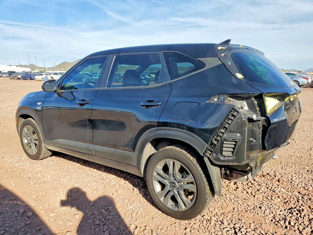2023 KIA SELTOS LX photo 2