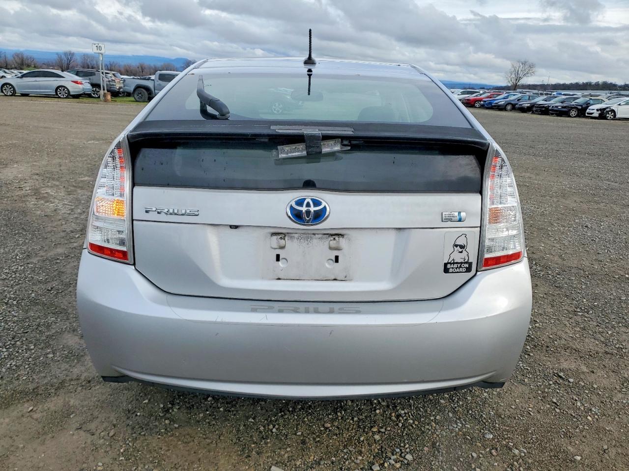 2010 TOYOTA PRIUS photo 6