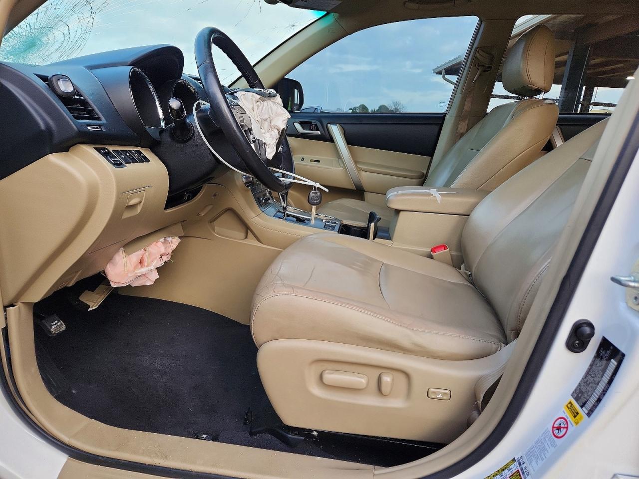 2013 TOYOTA HIGHLANDER BASE photo 13