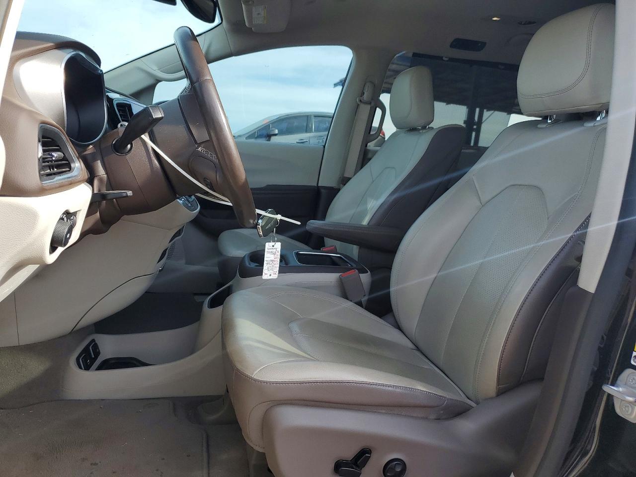 2019 CHRYSLER PACIFICA TOURING L PLUS photo 7