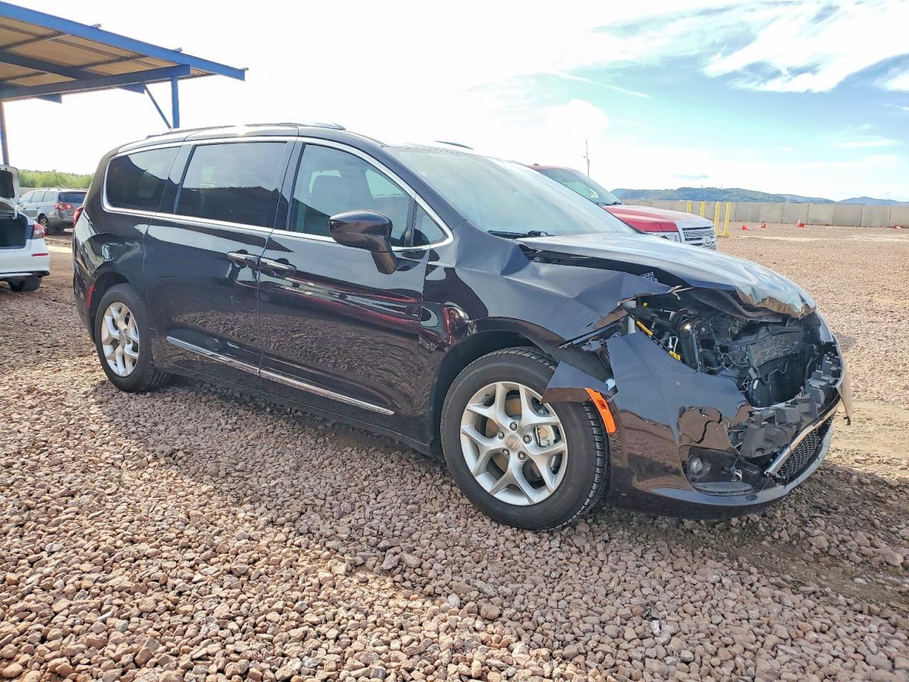 2019 CHRYSLER PACIFICA TOURING L PLUS photo 4