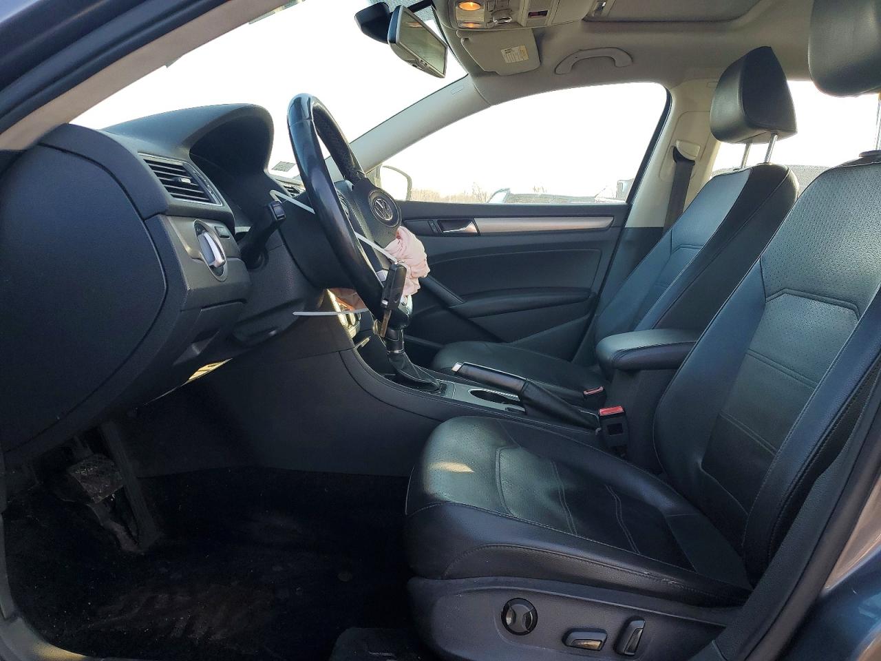 2014 VOLKSWAGEN PASSAT SE photo 7