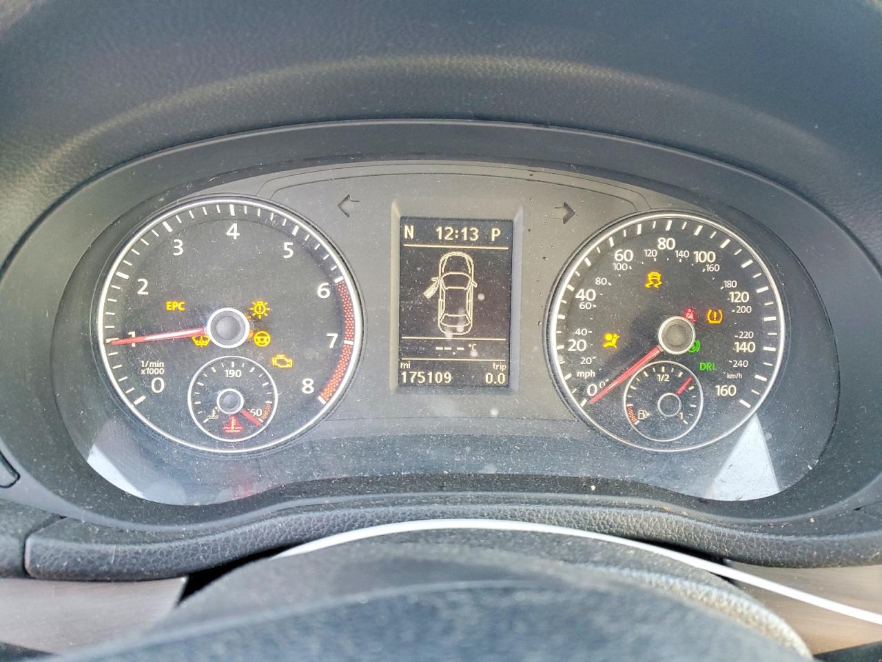 2014 VOLKSWAGEN PASSAT SE photo 9