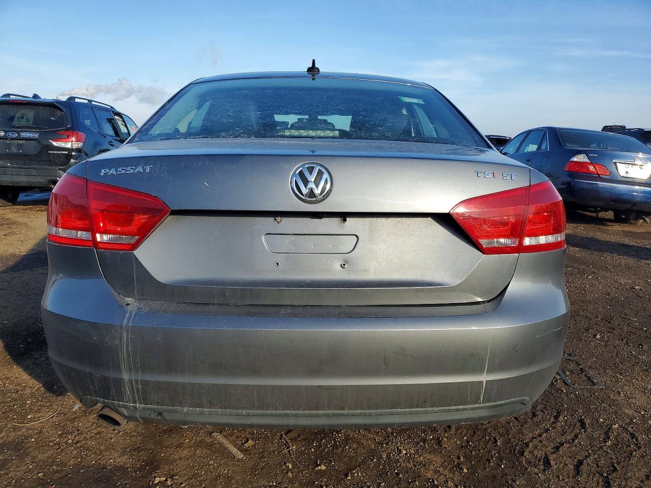 2014 VOLKSWAGEN PASSAT SE photo 6