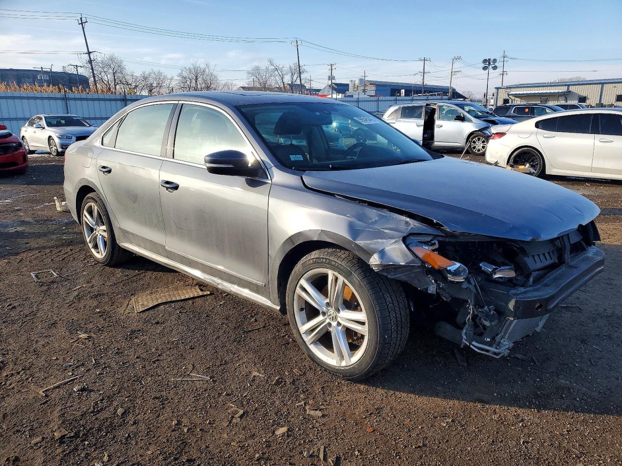 2014 VOLKSWAGEN PASSAT SE photo 4