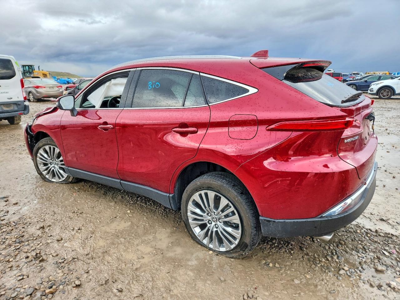 2024 TOYOTA VENZA LE photo 2