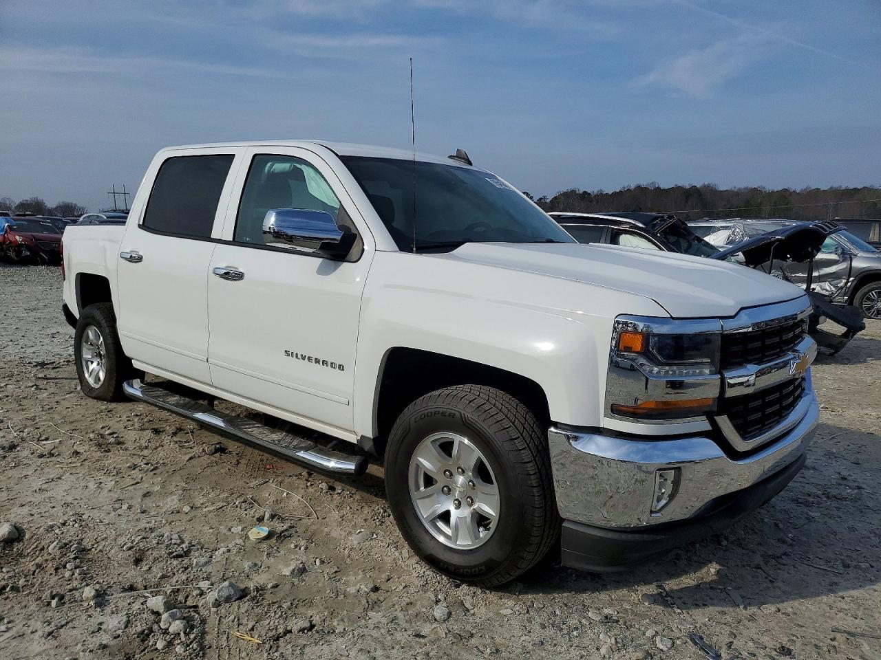 2018 CHEVROLET SILVERADO C1500 LT photo 4