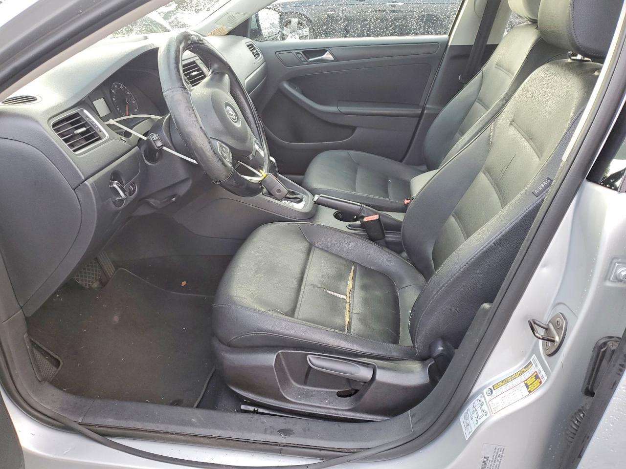 2011 VOLKSWAGEN JETTA SE photo 7