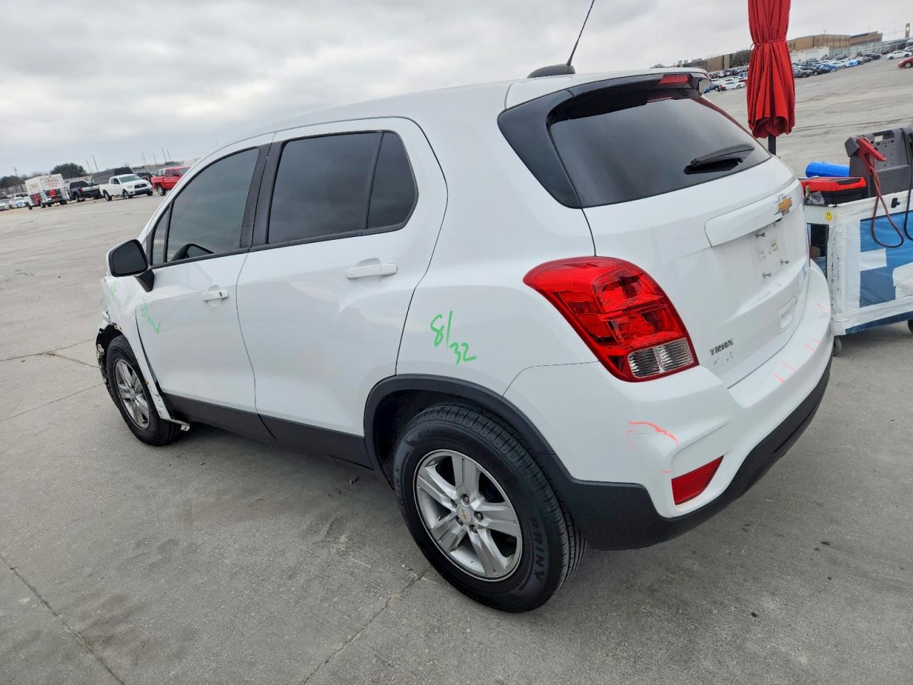 2020 CHEVROLET TRAX LS photo 2