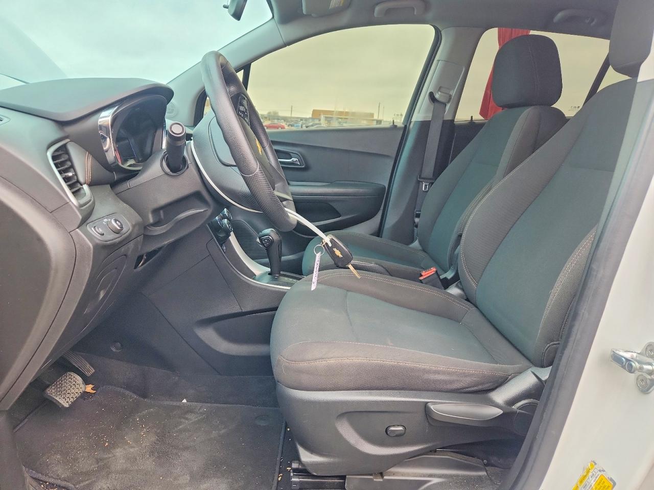 2020 CHEVROLET TRAX LS photo 7