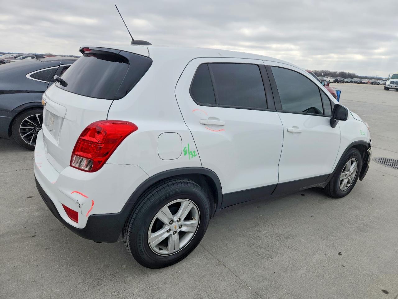 2020 CHEVROLET TRAX LS photo 3