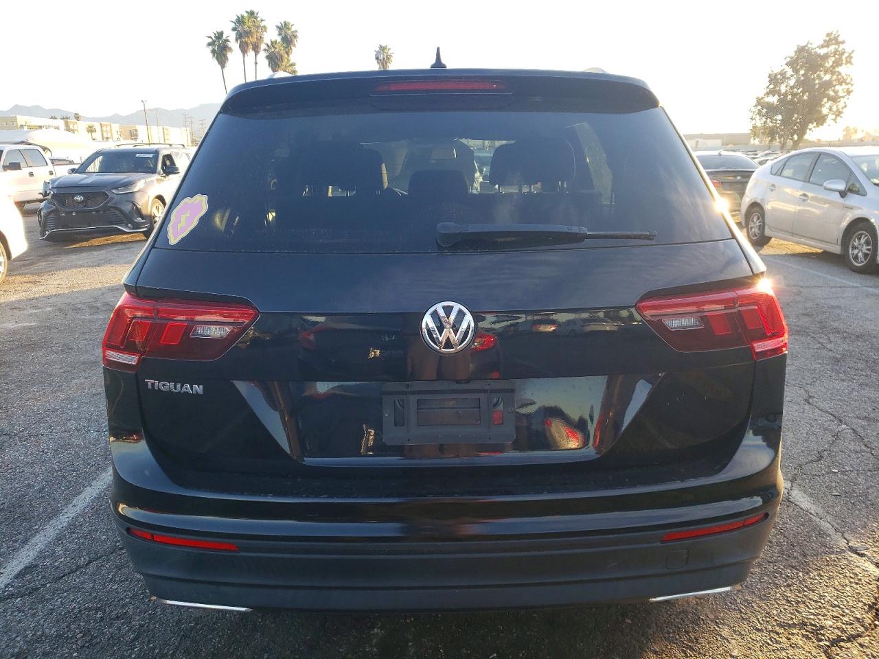 2020 VOLKSWAGEN TIGUAN S photo 6
