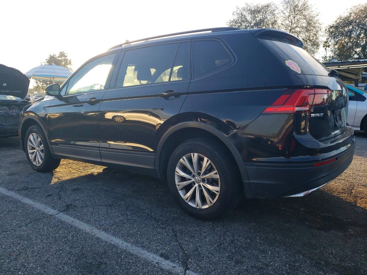 2020 VOLKSWAGEN TIGUAN S photo 2