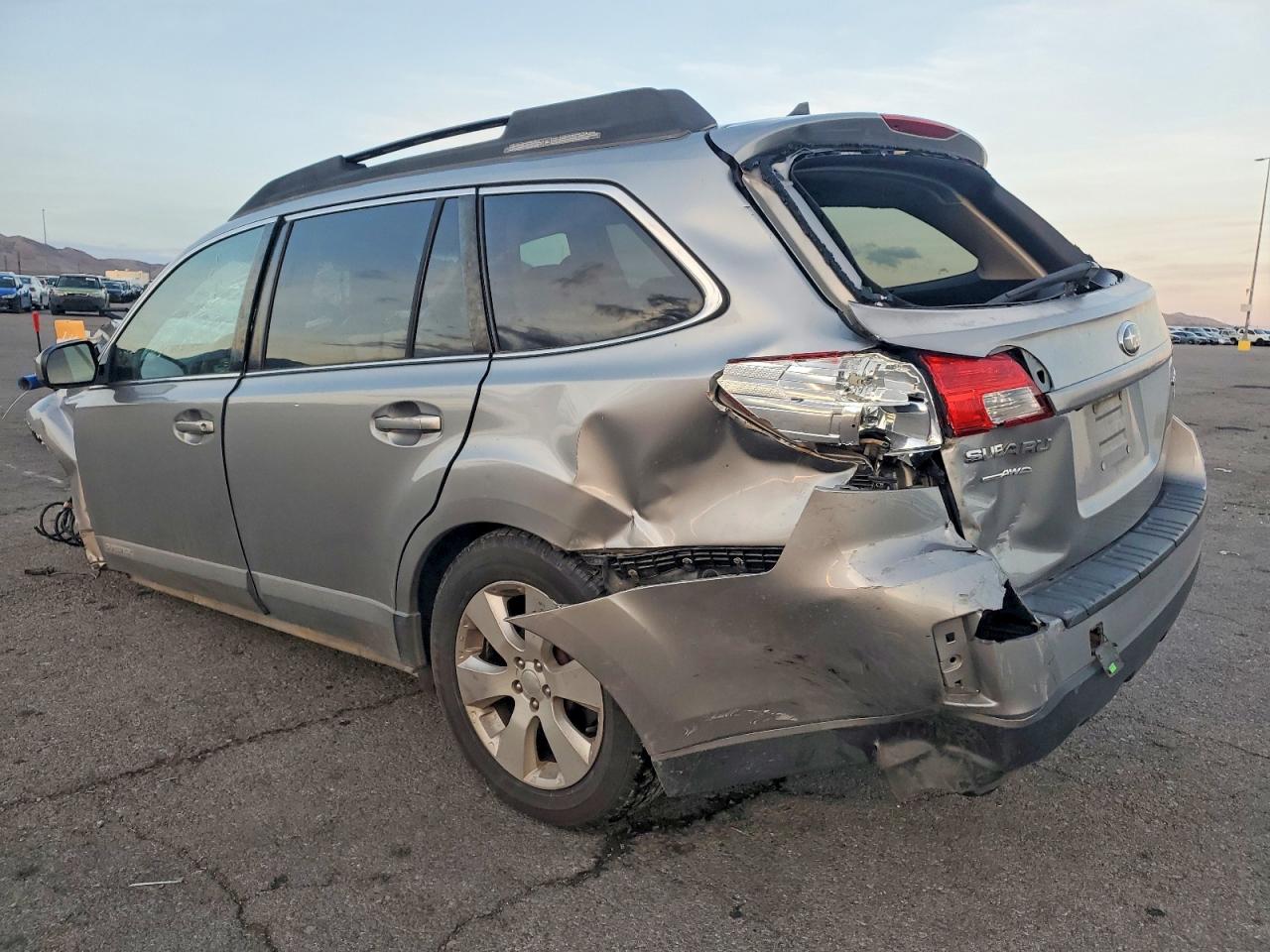 2011 SUBARU OUTBACK 2.5I LIMITED photo 2