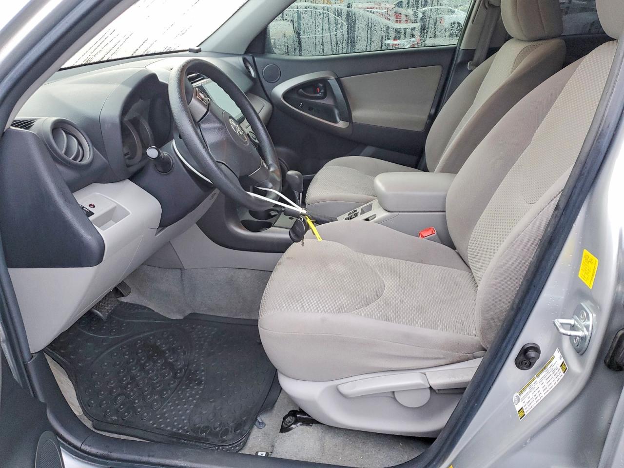 2011 TOYOTA RAV4 photo 7