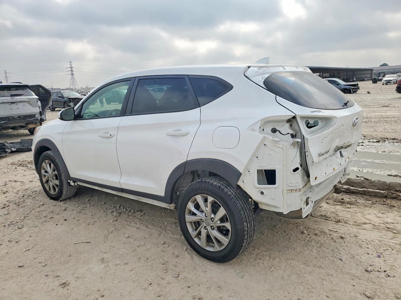 2021 HYUNDAI TUCSON SE photo 2