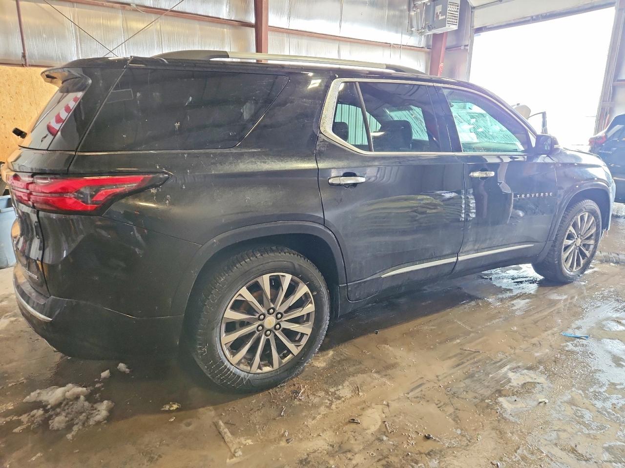 2023 CHEVROLET TRAVERSE PREMIER photo 3