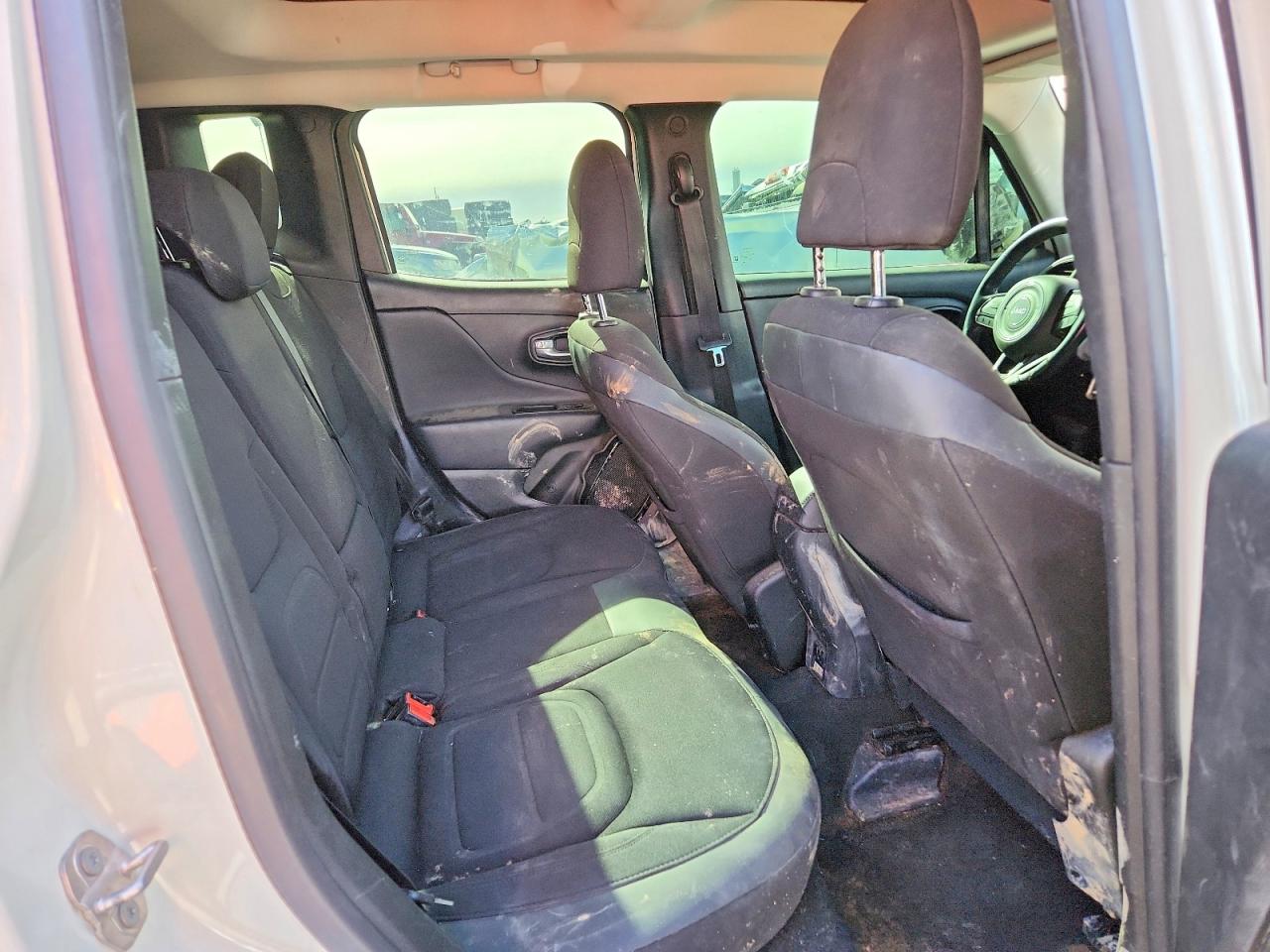 2017 JEEP RENEGADE LATITUDE photo 11