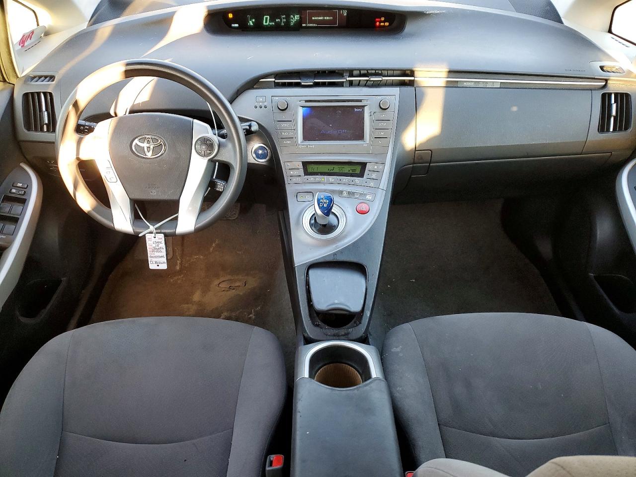 2015 TOYOTA PRIUS photo 8