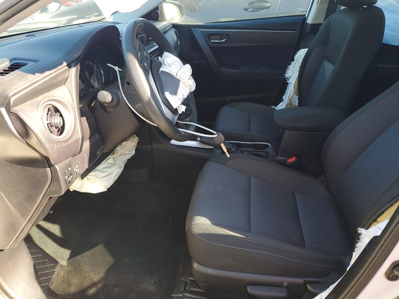 2017 TOYOTA COROLLA L photo 7