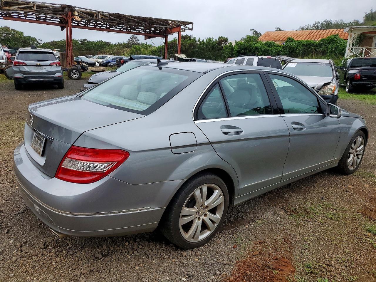 2010 MERCEDES-BENZ C 300 photo 3