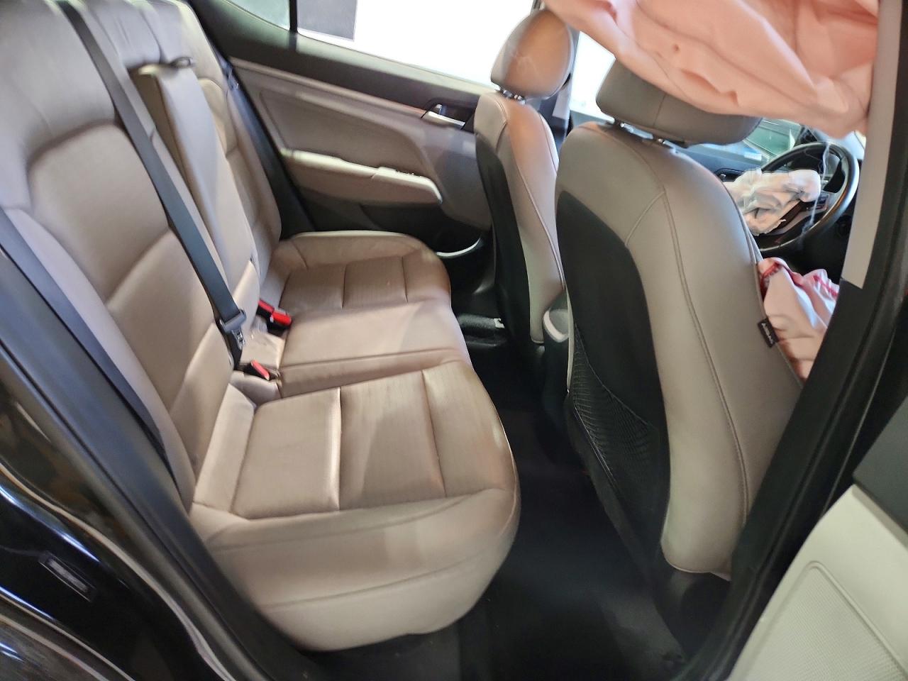 2017 HYUNDAI ELANTRA SE photo 10