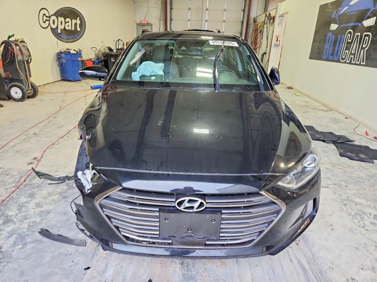 2017 HYUNDAI ELANTRA SE photo 5