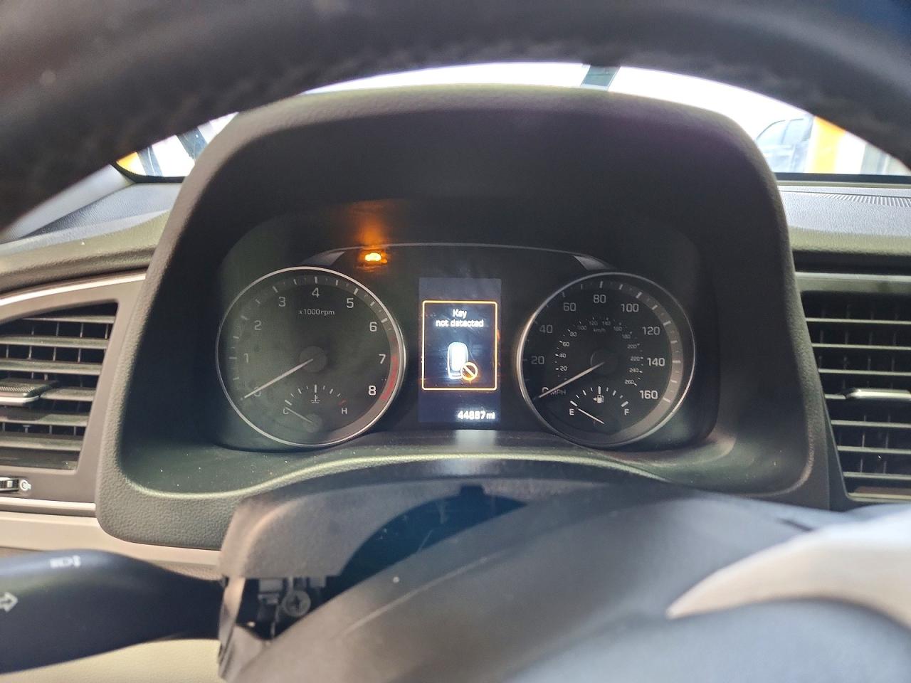 2017 HYUNDAI ELANTRA SE photo 9