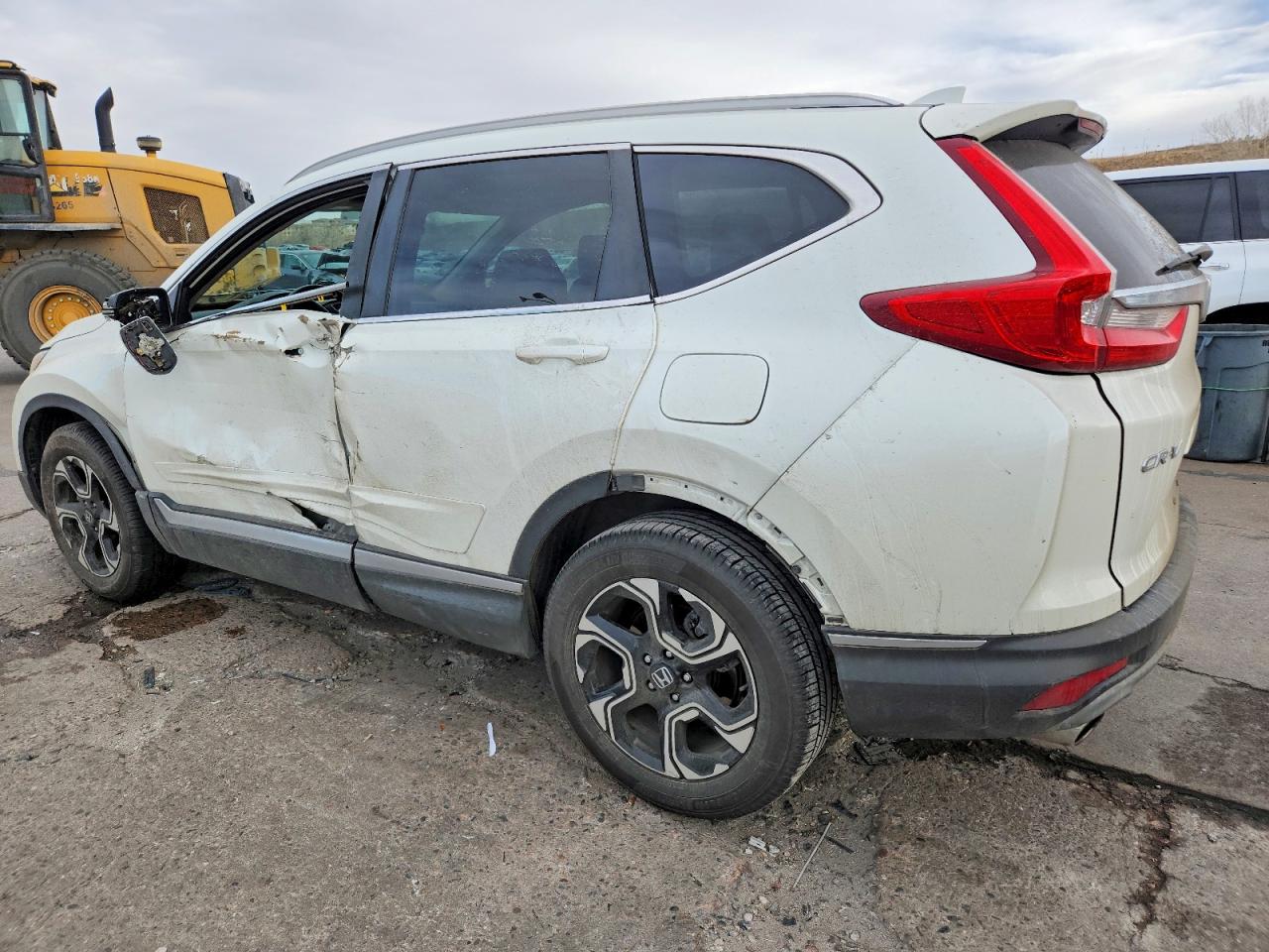 2018 HONDA CR-V TOURING photo 2