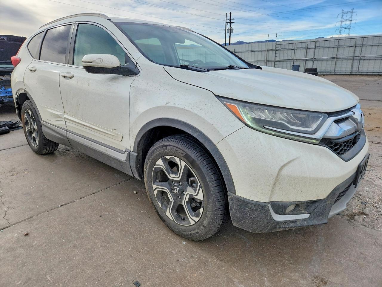 2018 HONDA CR-V TOURING photo 4