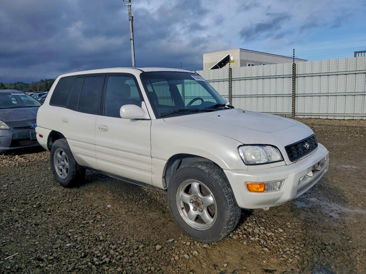 1999 TOYOTA RAV4 photo 4
