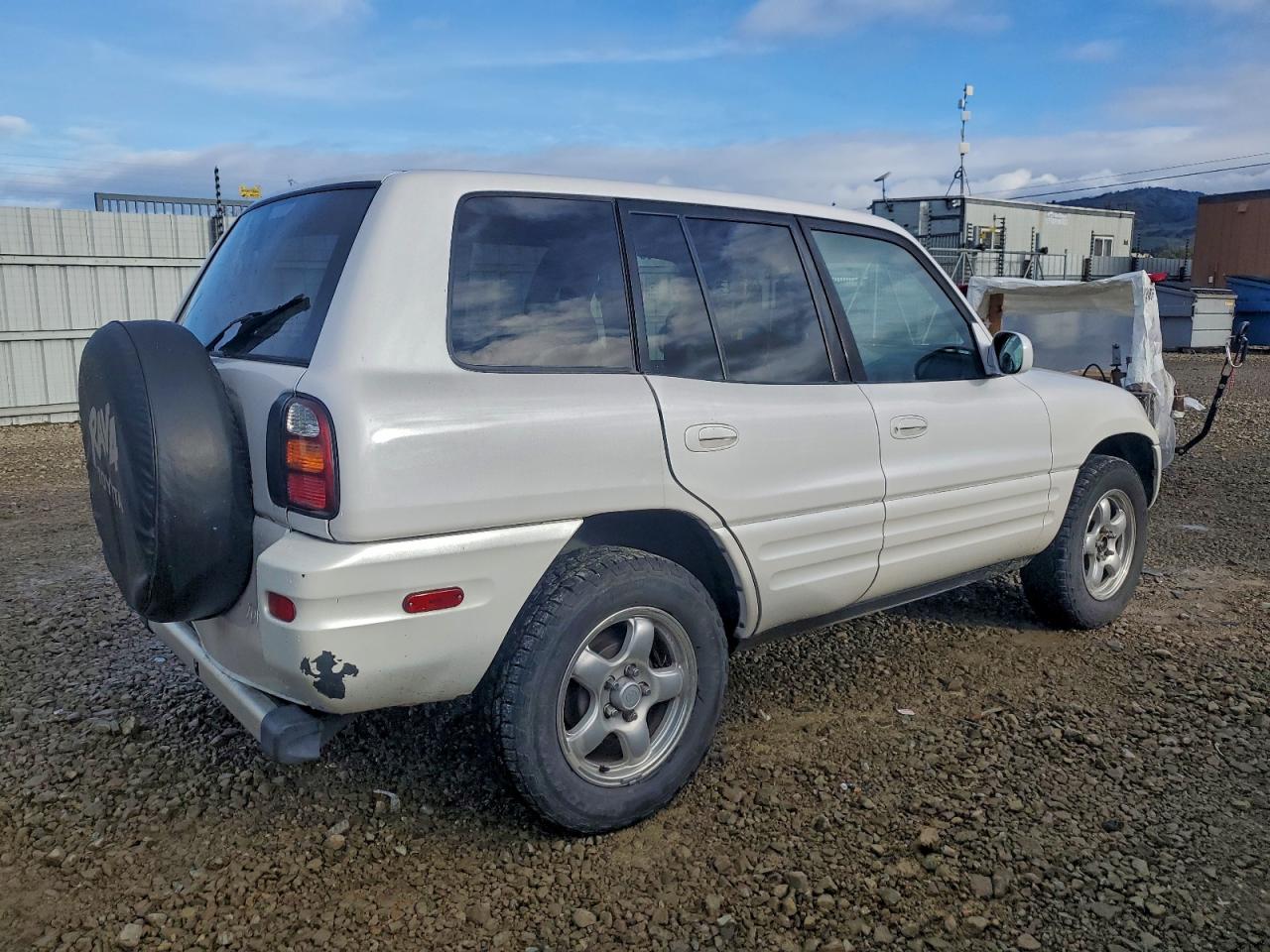 1999 TOYOTA RAV4 photo 3