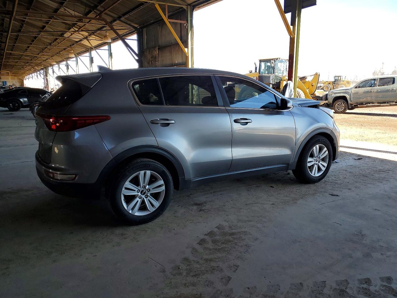 2018 KIA SPORTAGE LX photo 3