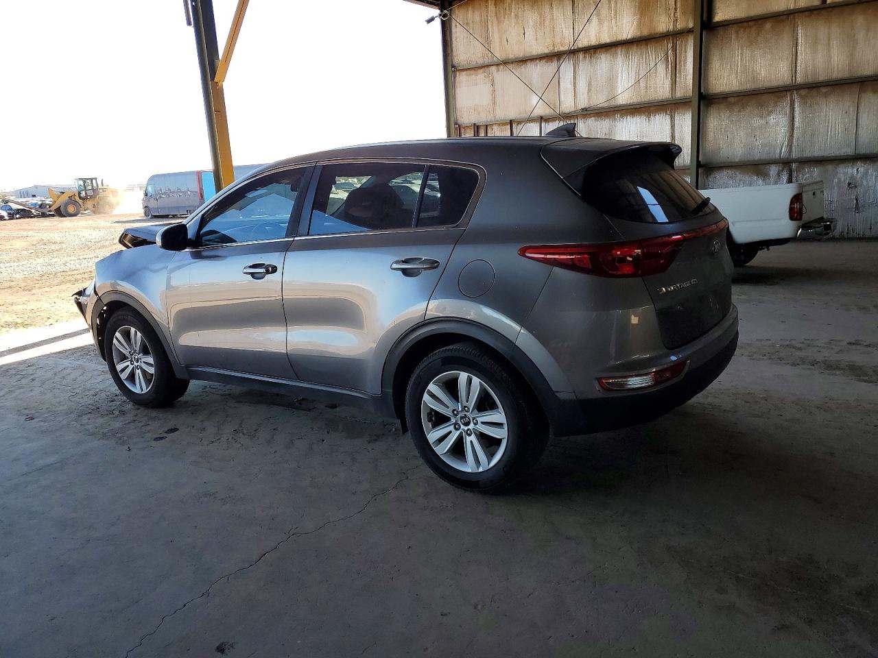 2018 KIA SPORTAGE LX photo 2