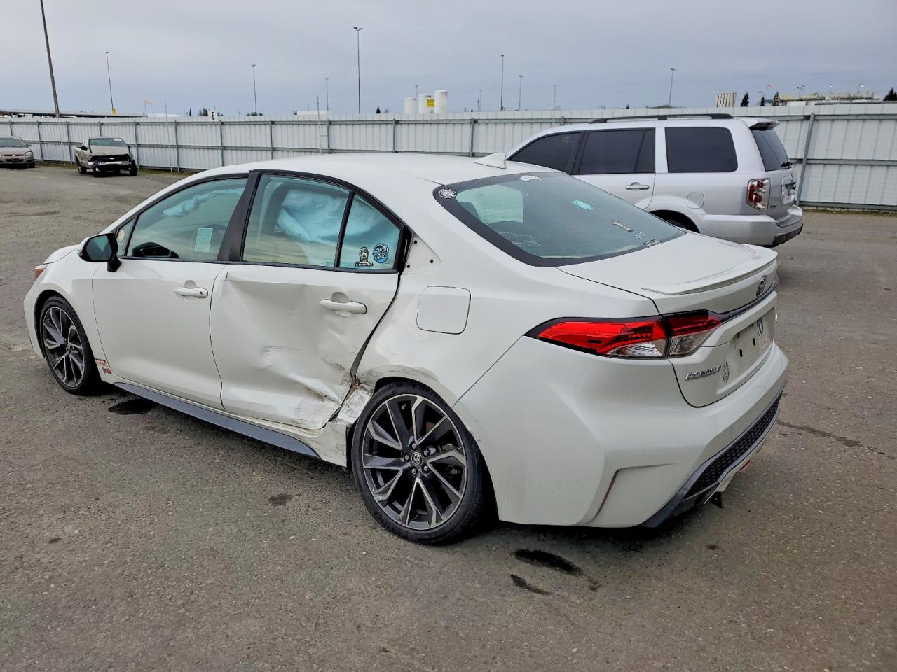2020 TOYOTA COROLLA SE photo 2