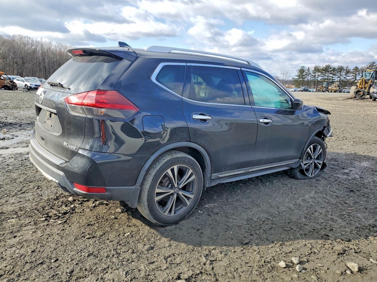 2018 NISSAN ROGUE S photo 3