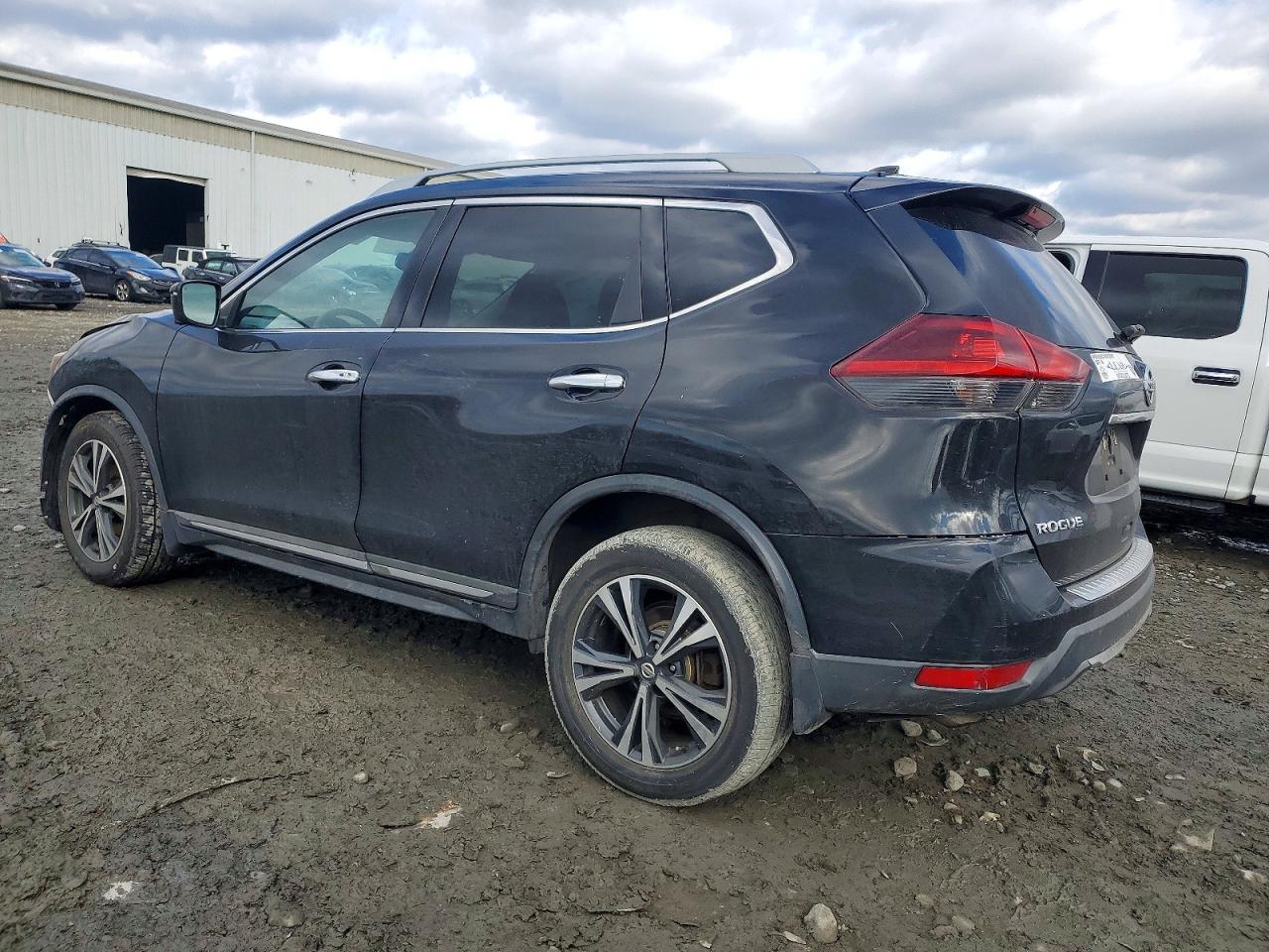 2018 NISSAN ROGUE S photo 2