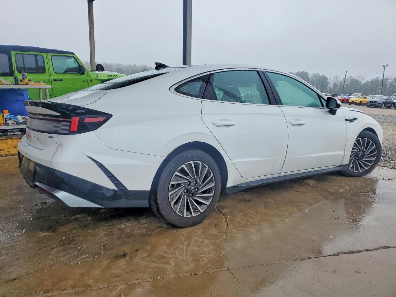 2025 HYUNDAI SONATA HYBRID photo 3