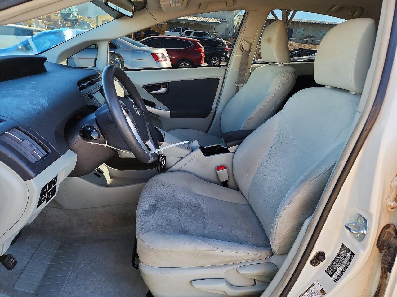 2010 TOYOTA PRIUS photo 7