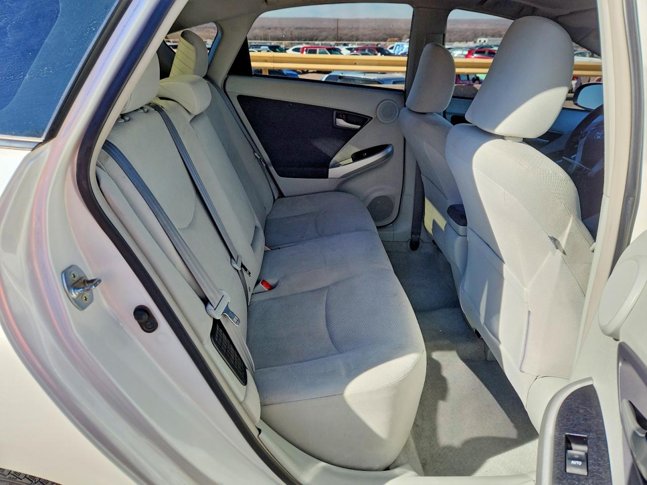 2010 TOYOTA PRIUS photo 10