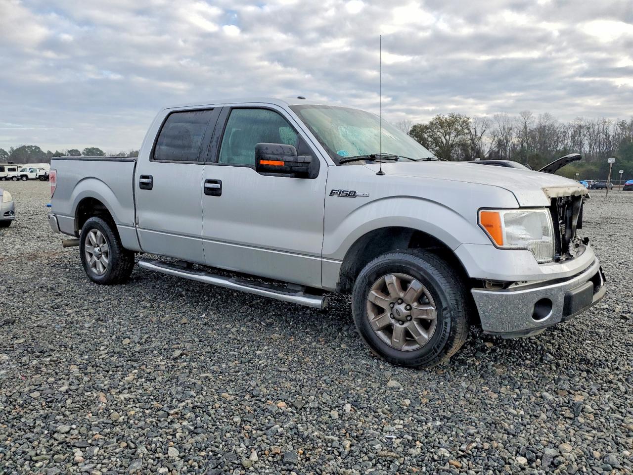 2013 FORD F150 SUPERCREW photo 4