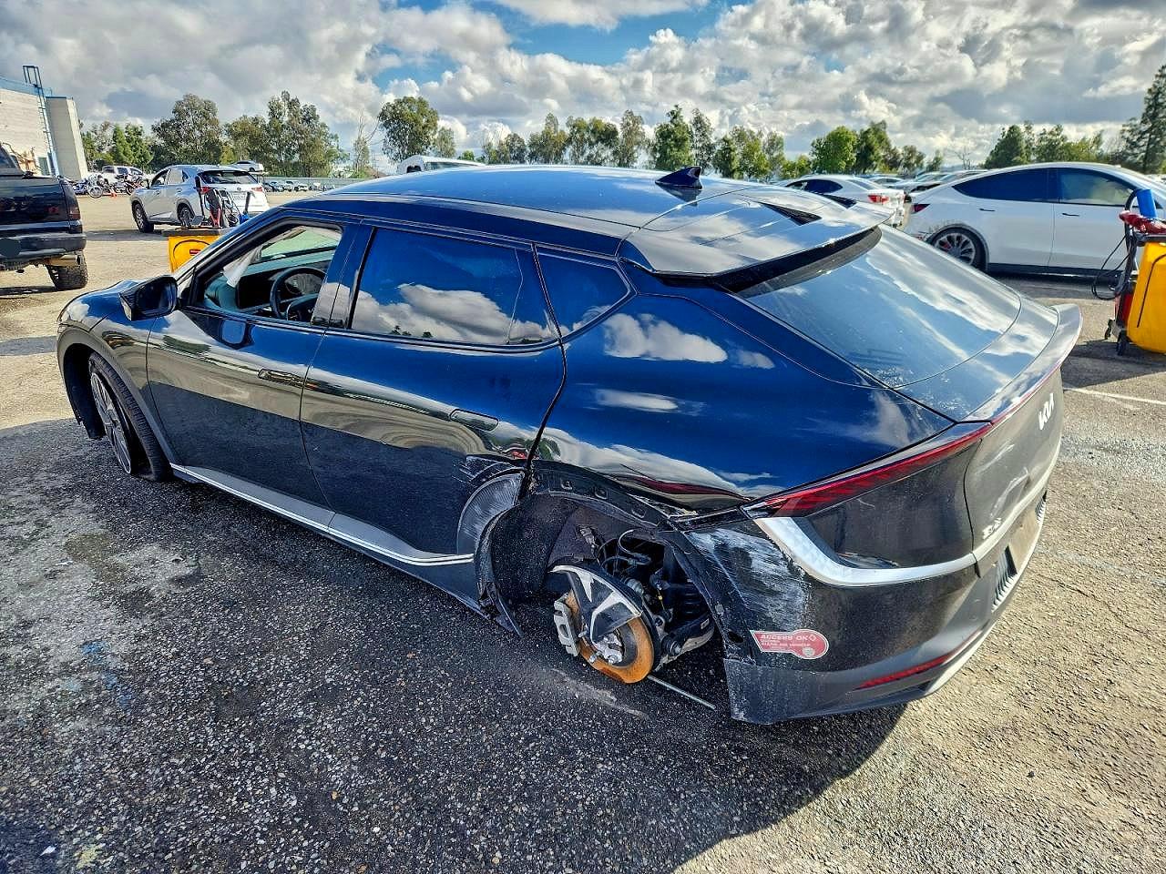 2024 KIA EV6 LIGHT photo 2